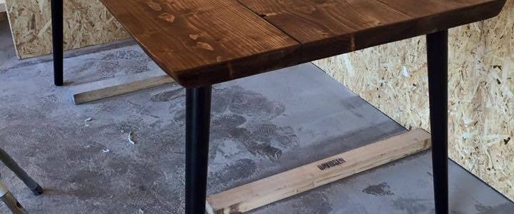 Kompletter dit indretning med et hipt plankebord